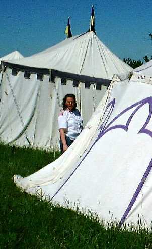 Front slope of tent - loose